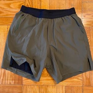 TYR | Liner Shorts Olive sz M
